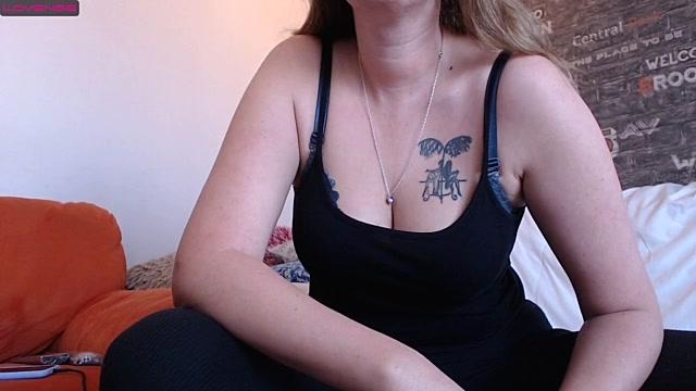 ella_max_live