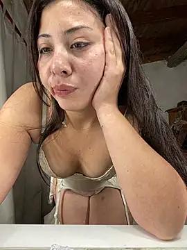 emmacurvyhot