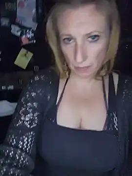 lilyhornyhousewife