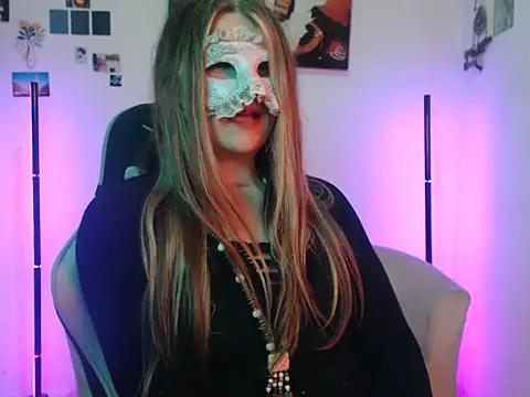 masked_girl_club