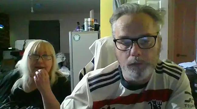 maturecouple2025