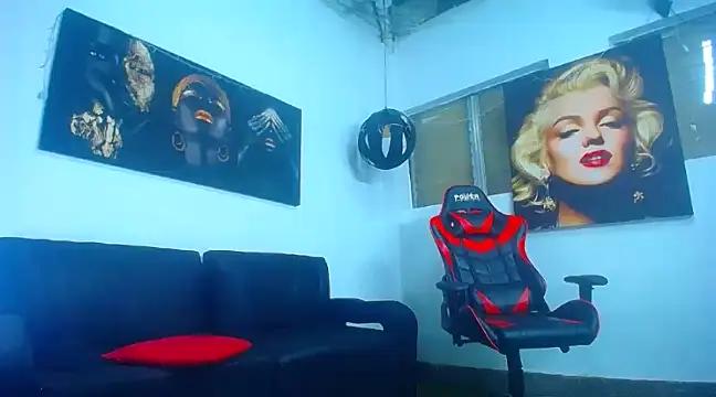 maykoll_hot