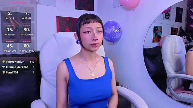mia_bloom2