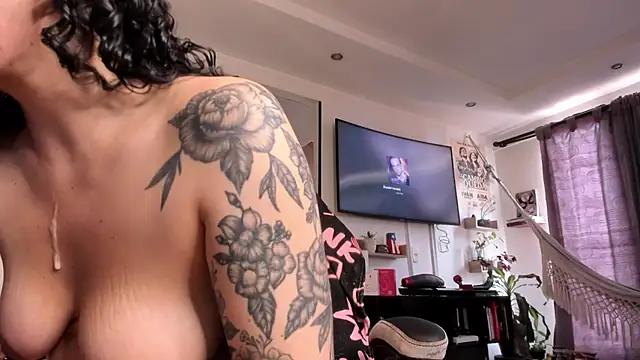 mia_velvet1