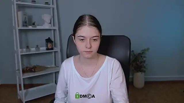 molly_hollow