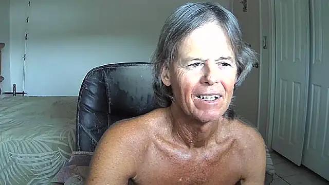 nakeedcowboi65