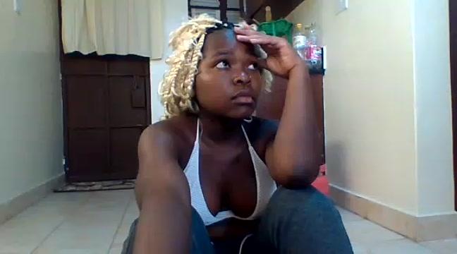 nicki_shorn