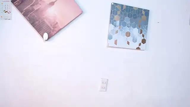scarletthung2