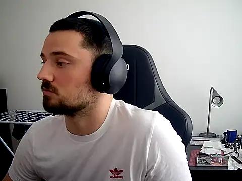 thenewhands0meguy