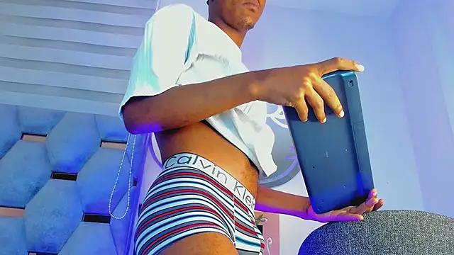 tiago_xxx_
